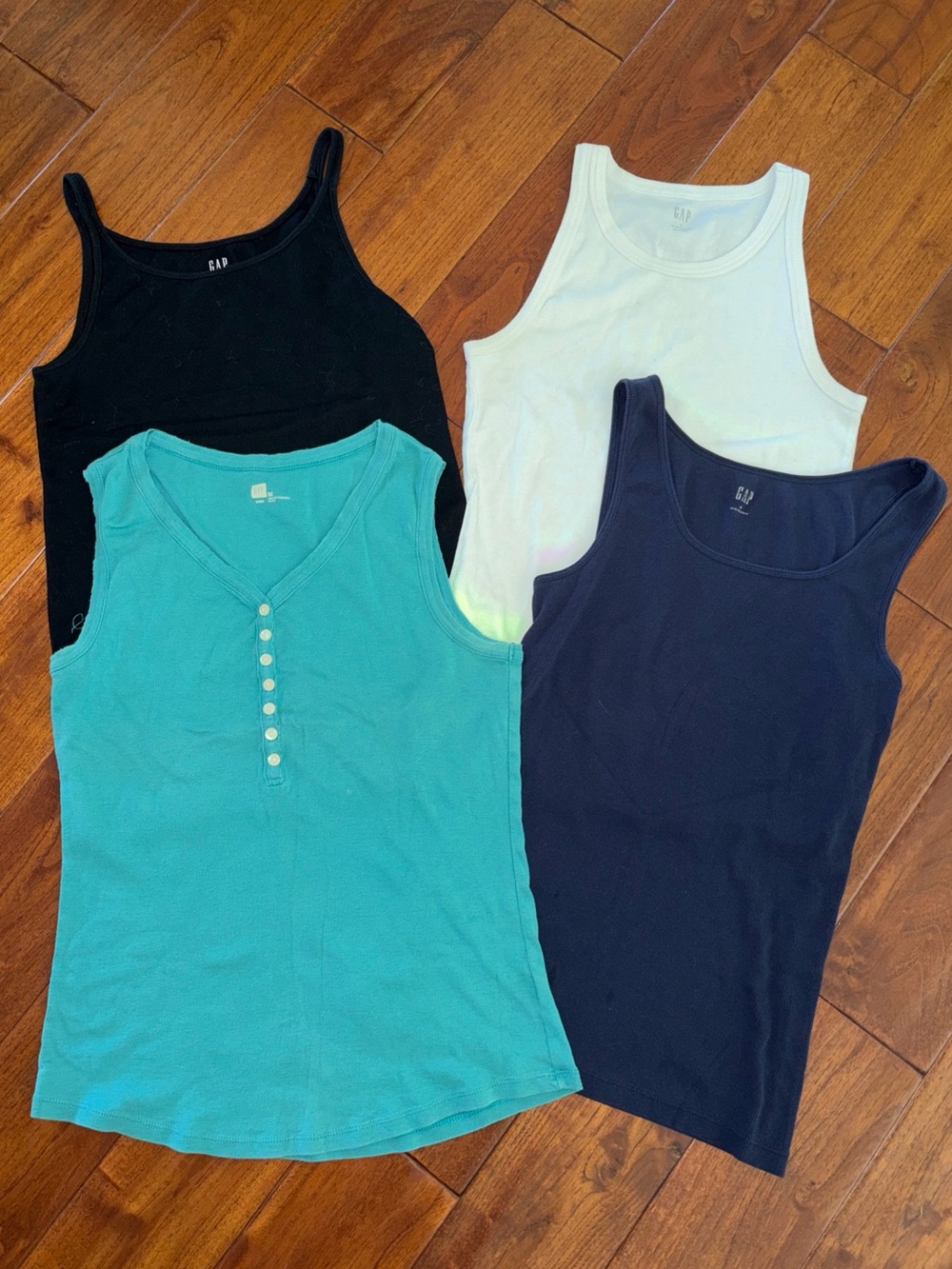 GAP Tank Top Lot 4 Women's sz M Cotton Modern Staple Minimalist Capsule Timeless